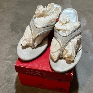 AEROSOLES Metallic Silver Thong Sandals